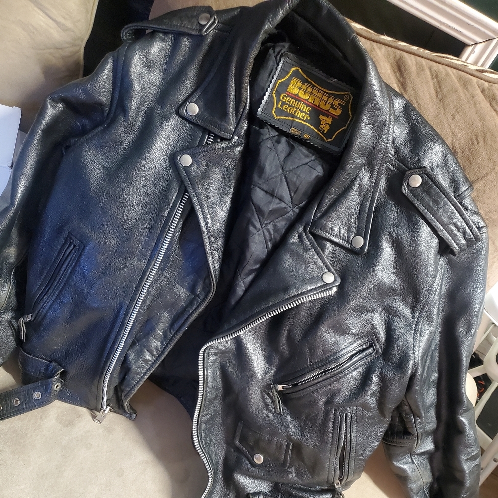 LEATHER JACKET